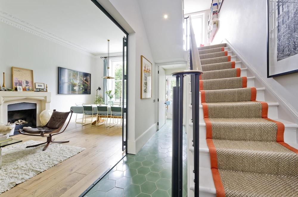 Gorgeous Stylish Interior Designed 5 Bed Home in Holland Park - Superb Location 2