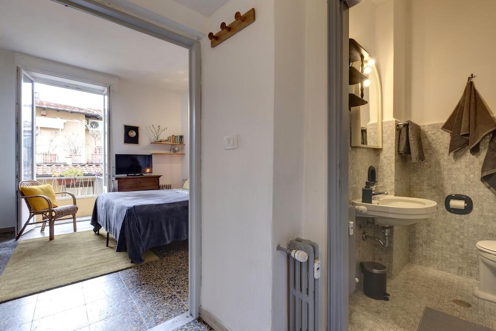 Studio Suite with Elevator Near the Old Bridge