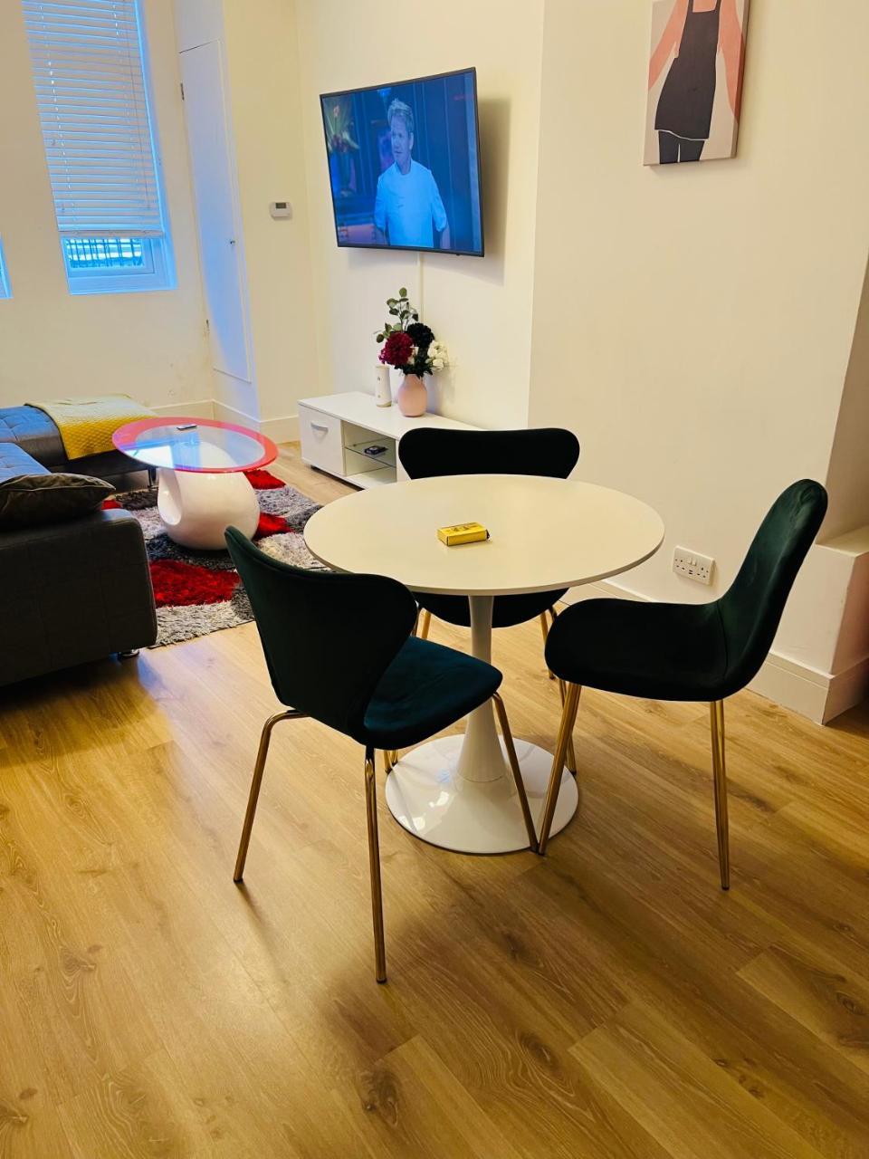 Spacious 2 Bedroom Apartment in Woolwich Arsenal 1