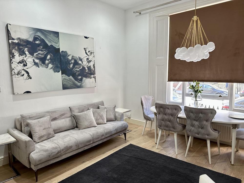Stylish Apartment in the Heart of Chelsea