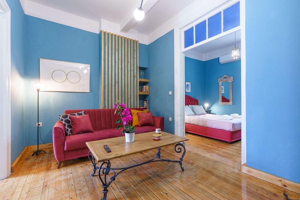 Luxury Art Deco 1-Bed Apartment in Thessaloniki 1