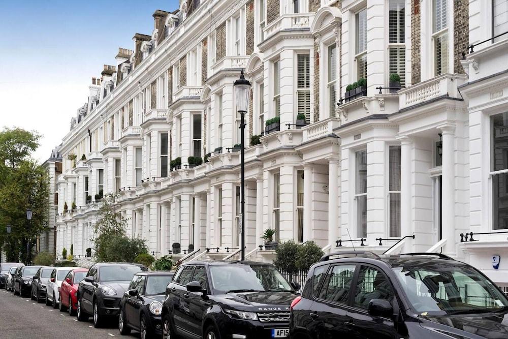 Luxury Kensington Apartment 1