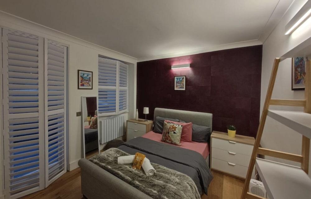 Cosy London Apartment with 2 Bedrooms 2