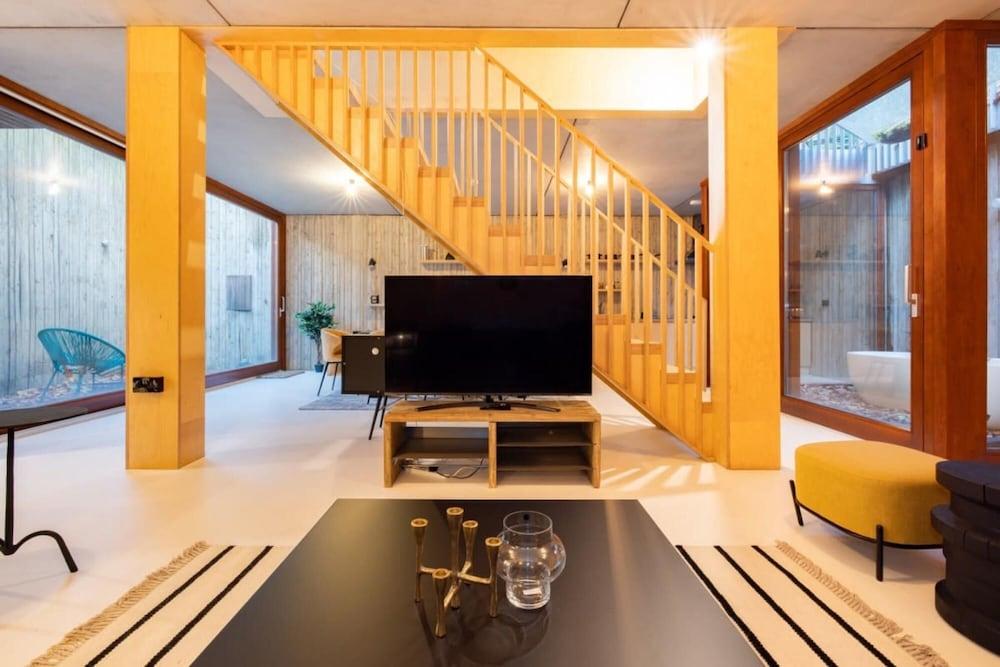 The Victoria Park Sanctuary - Stunning 2bdr Flat 2