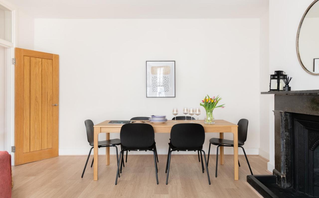 The Chelsea Arms - Bright 3bdr with Garden & Private Parking 2