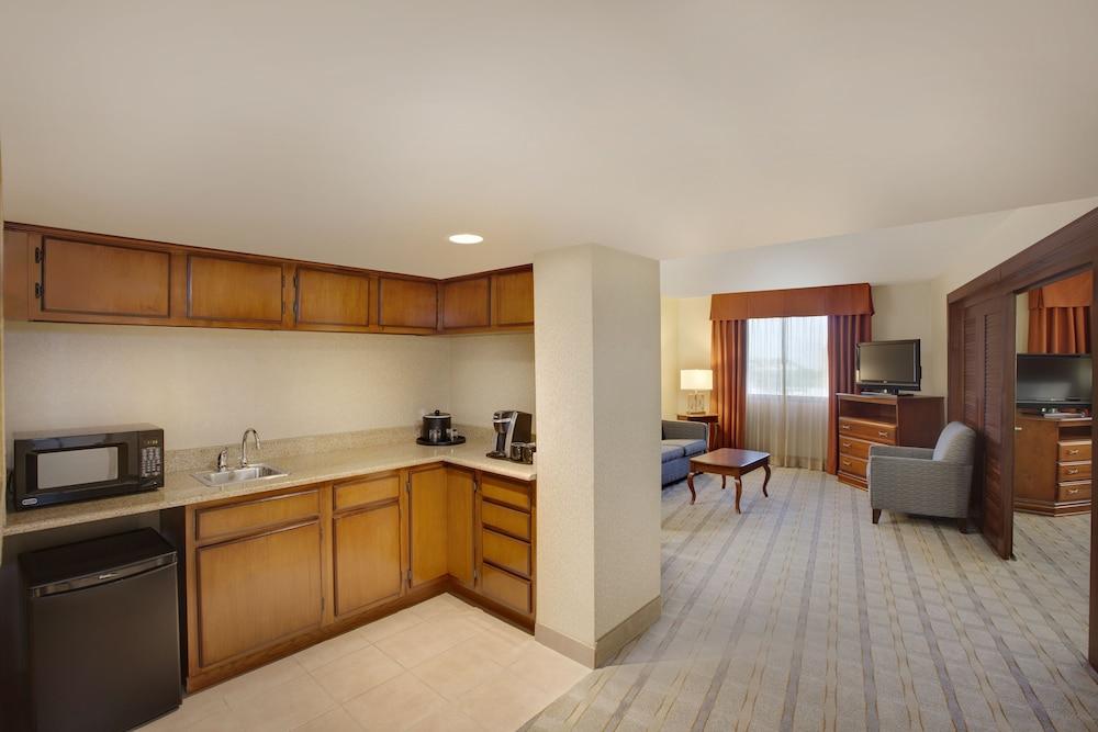 Holiday Inn Market Center Dallas 1