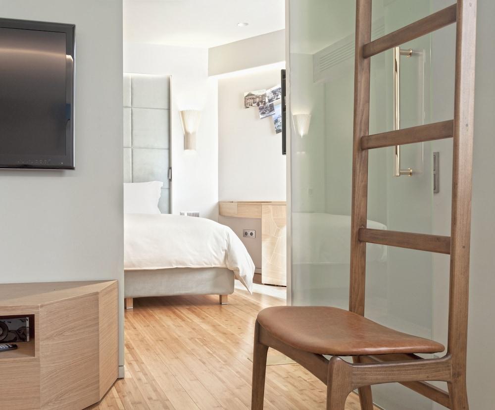 New Hotel 1