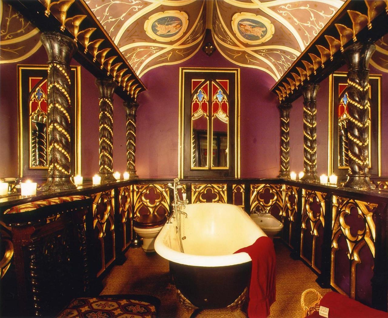 The Witchery by the Castle (Adults only) 1