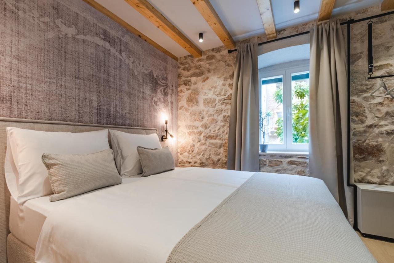 Amoretta Rooms 2