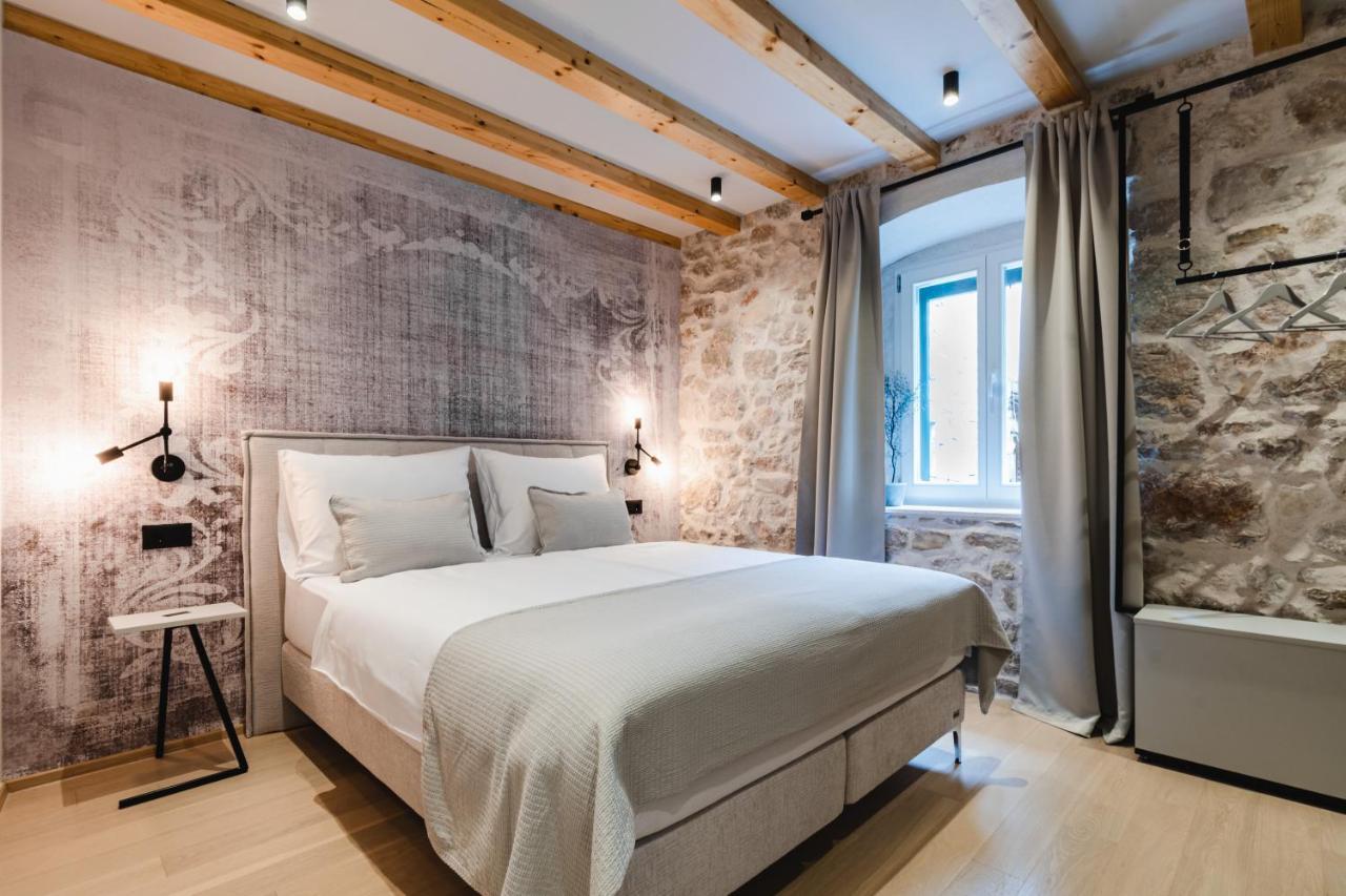 Amoretta Rooms 1
