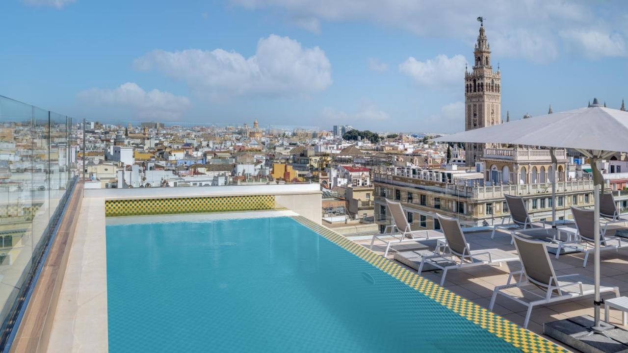 Querencia de Sevilla, Autograph Collection