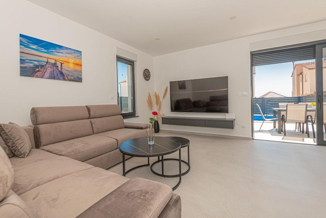 Villa Elegance Escape 2
