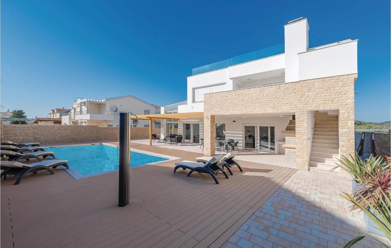 Amazing Home in Pirovac with Jacuzzi 2
