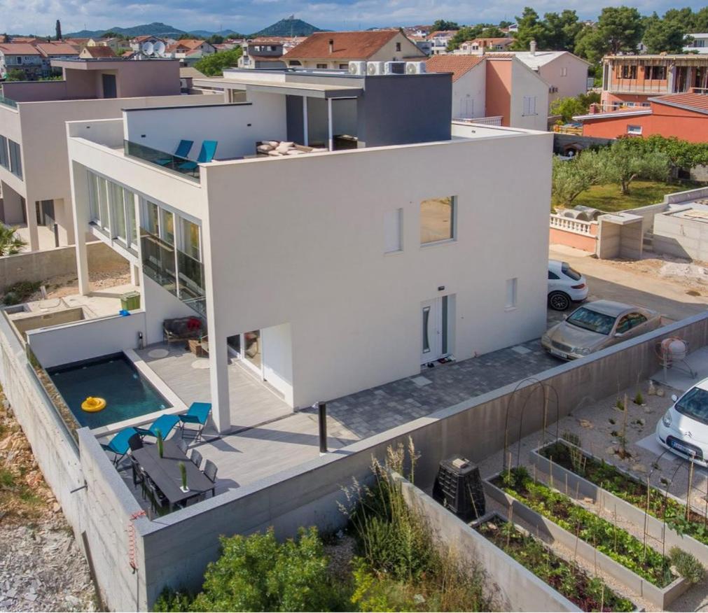 L&A Luxury Villa