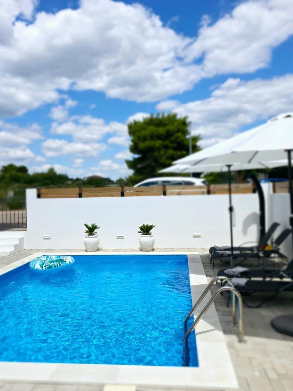 Apartment Alicia with Private Pool 2
