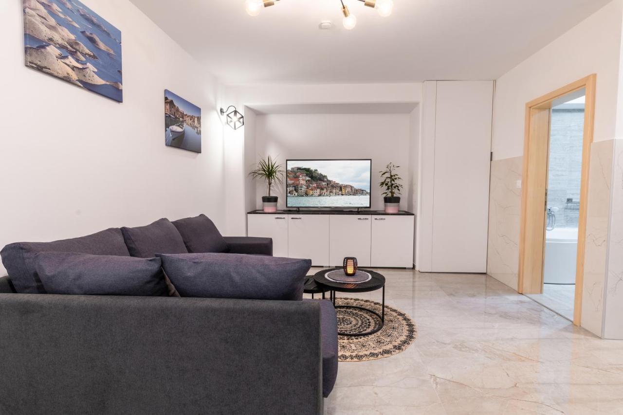 Apartments Bonis I