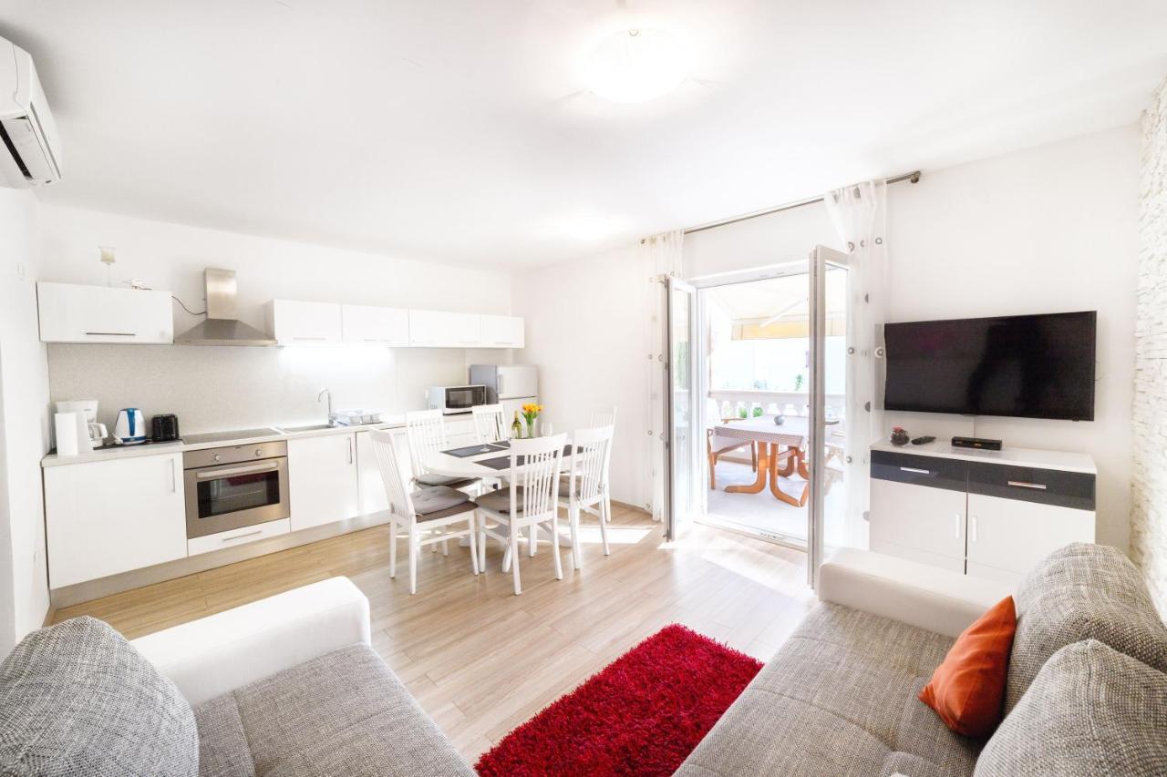 Vila Vodice 2