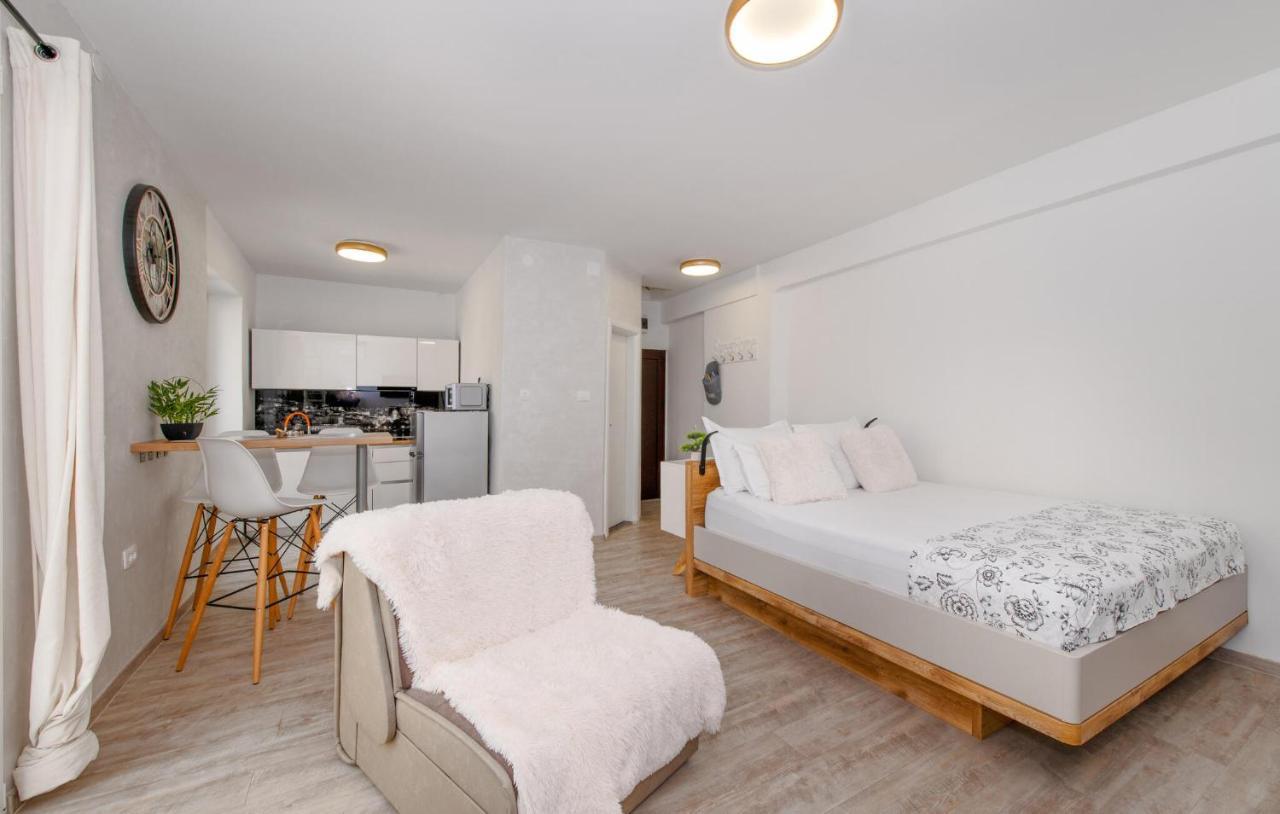 Stunning Apartment in Sibenik with House Sea View 2