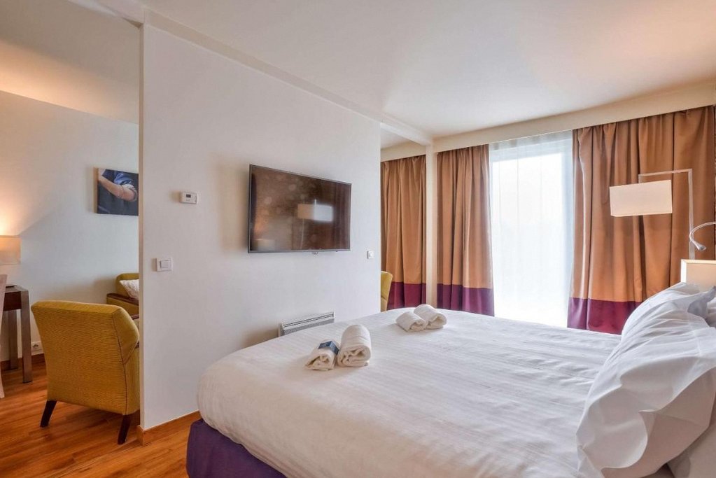Clarion Paris CDG Airport 1