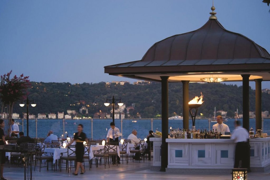 Four Seasons Hotel Istanbul at the Bosphorus 1
