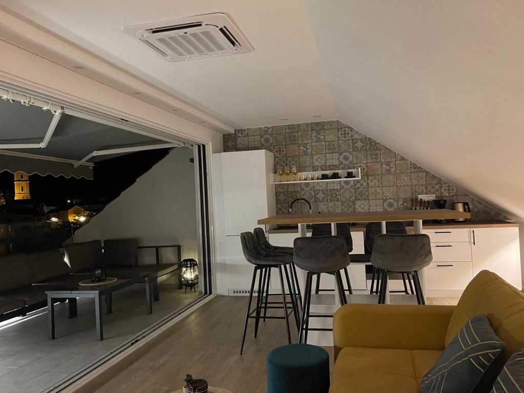 Tisno Central Apartments 2 1