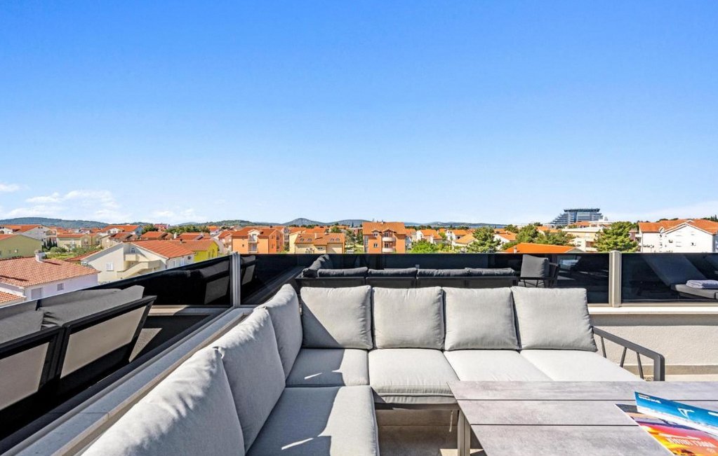 3 Bedroom Amazing Apartment in Vodice 2