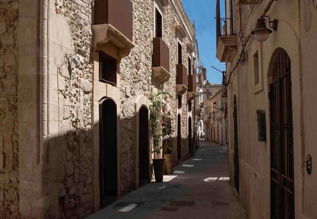 Palazzo Salomone 2