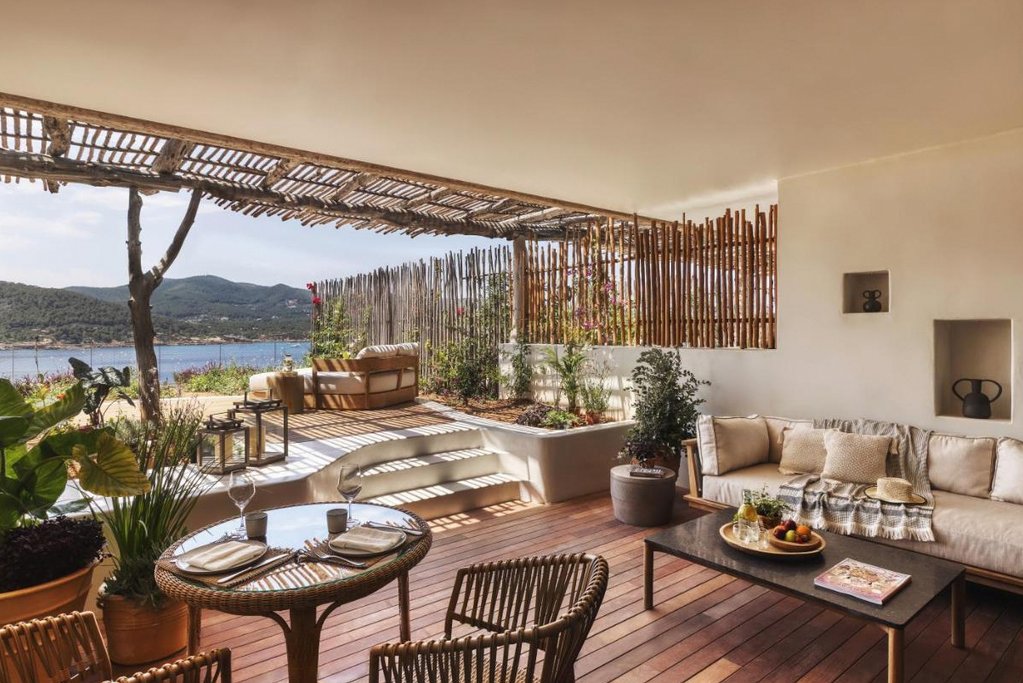 Six Senses 1