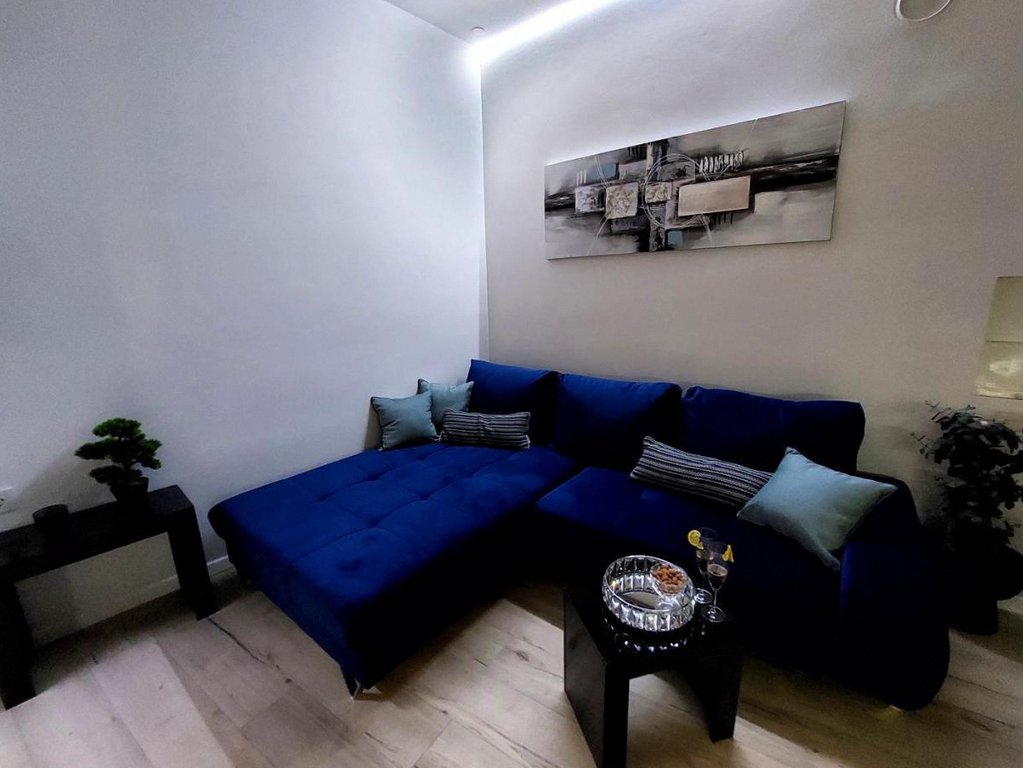 V Apartment 2