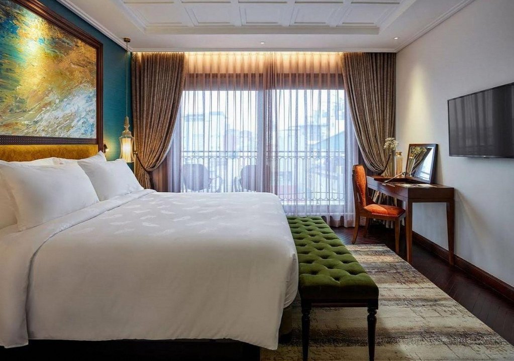 Peridot Grand Luxury Boutique Hotel