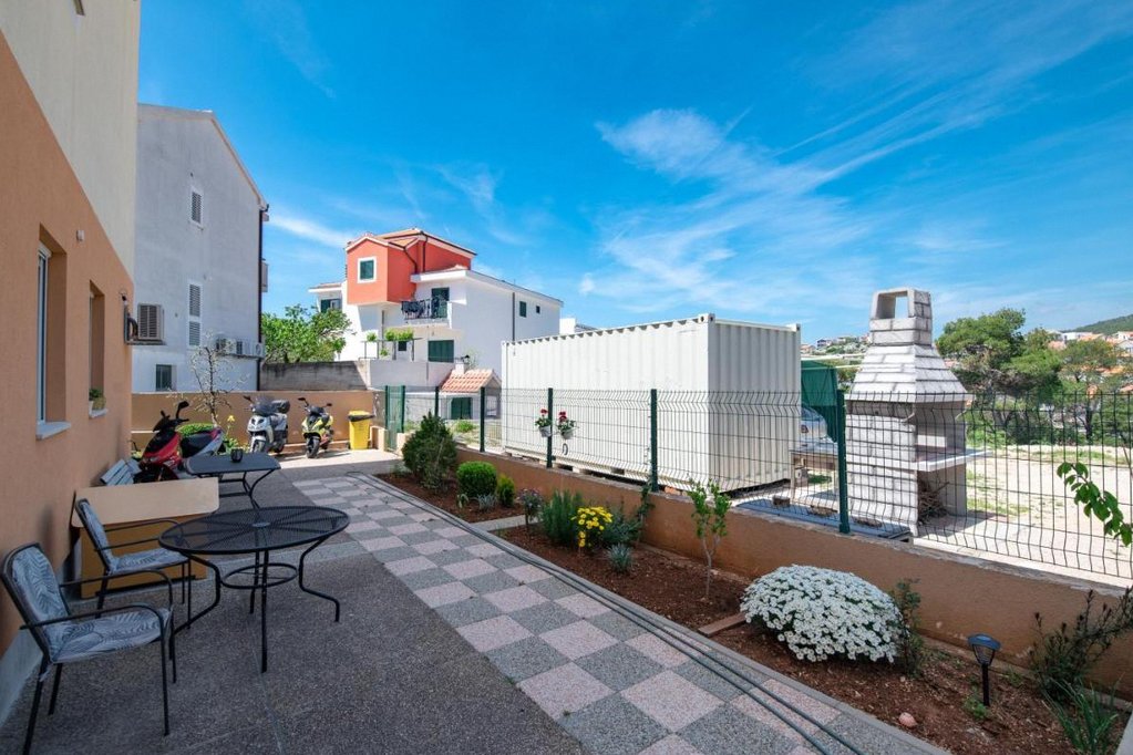 Apartments Bonis I 1
