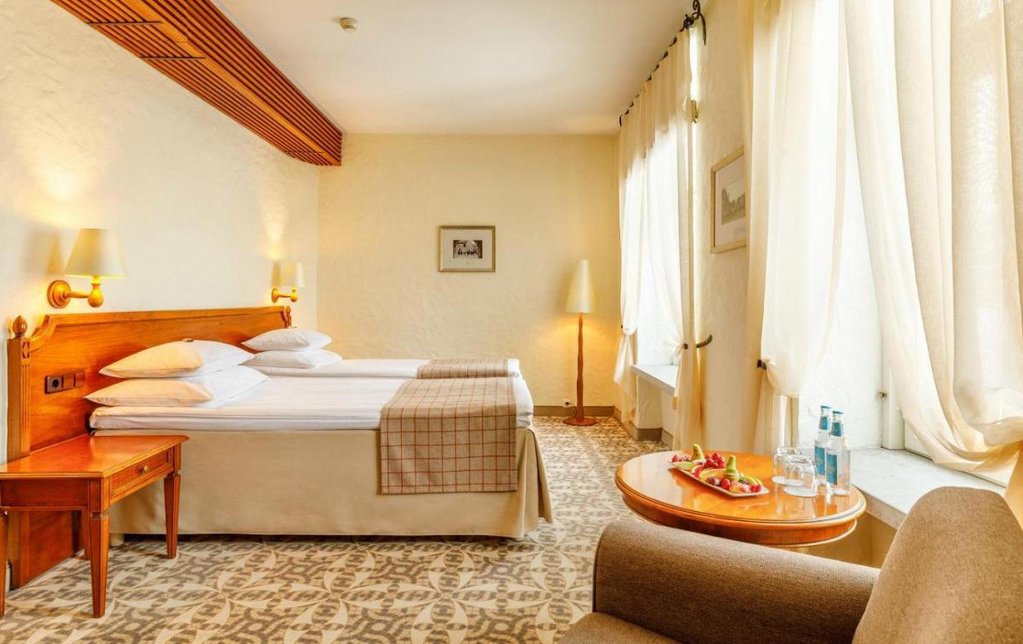 Rixwell Collection Savoy Boutique Hotel 2