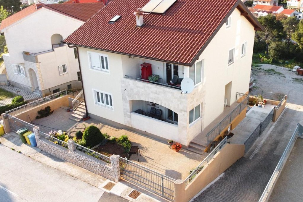 Apartments Bonis II 2