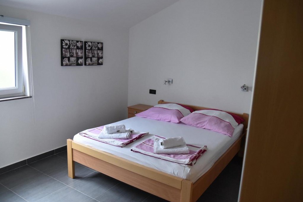 Villa Pina Appartment Chantos 2