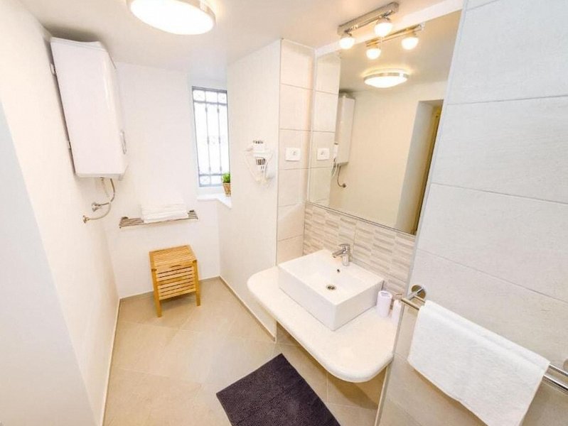 Navis Luxury Apartments 1