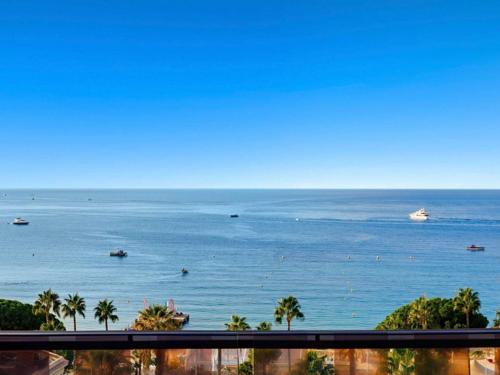 Mondrian Cannes 1