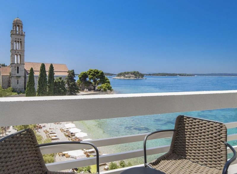 Beach Bay Hvar Hotel 1
