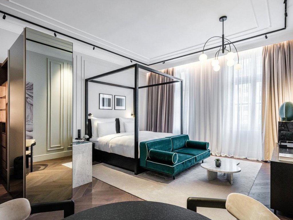 The Amauris Vienna