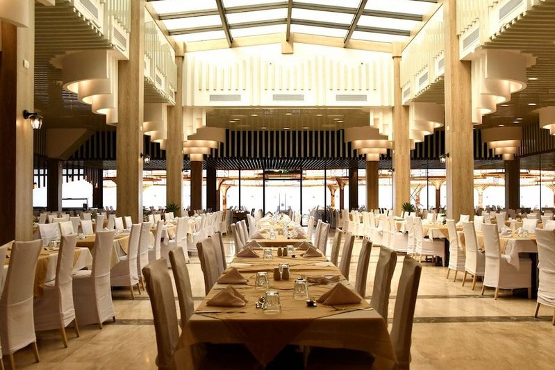 Sirena Beach Resort & SPA 1