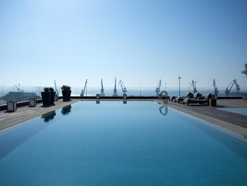 The Met Hotel 2