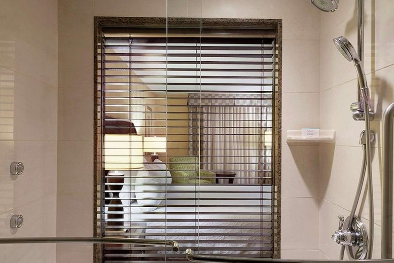 Revery Toronto Downtown, Curio Collection by Hilton 1