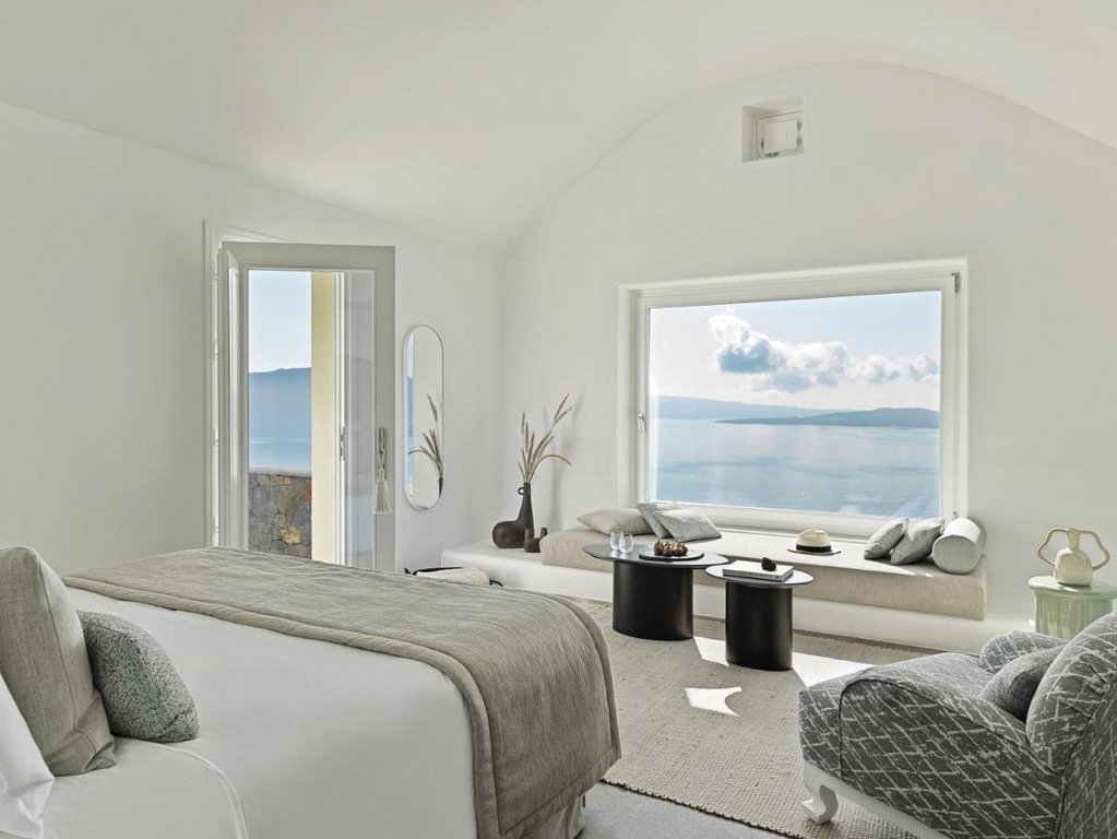 Canaves Oia Suites