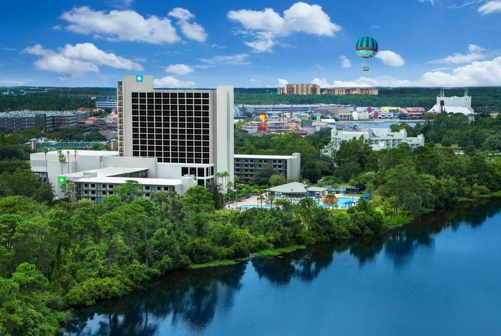 Wyndham Lake Buena Vista Disney Springs Resort Area