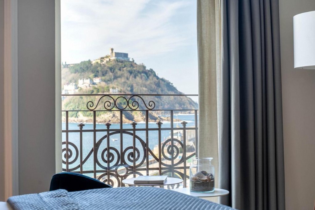 Lasala Plaza Hotel (Adults only) 2