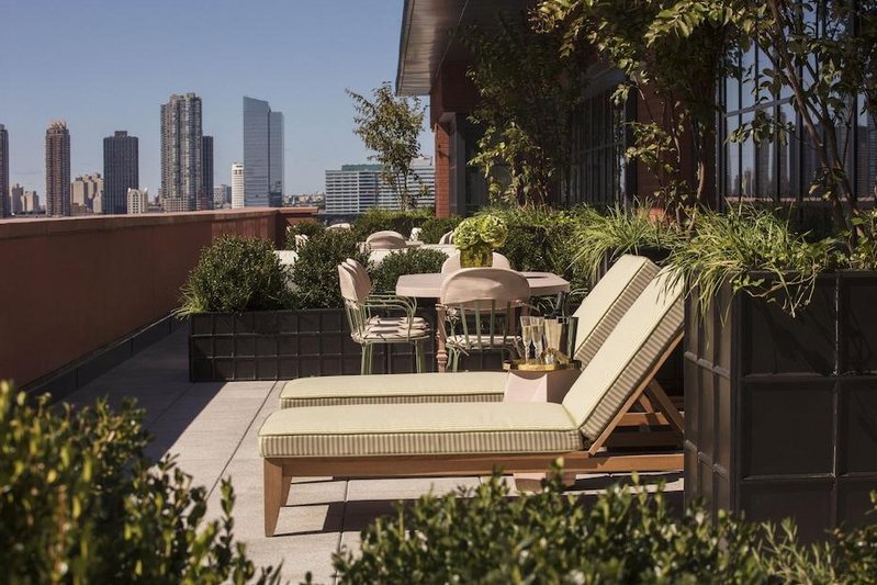 Barriere Fouquets New York 1