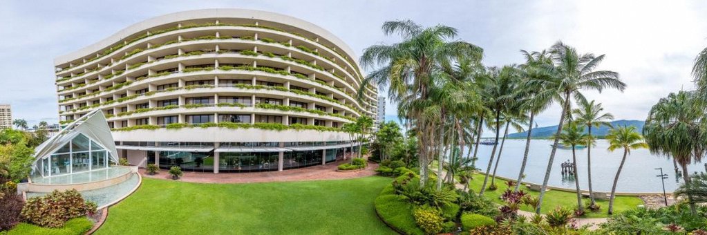 Hilton Cairns