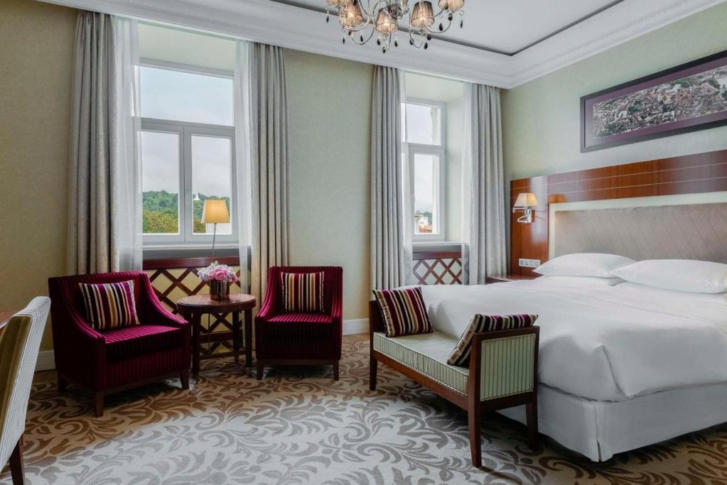 Grand Hotel Vilnius, Curio Collection by Hilton 2
