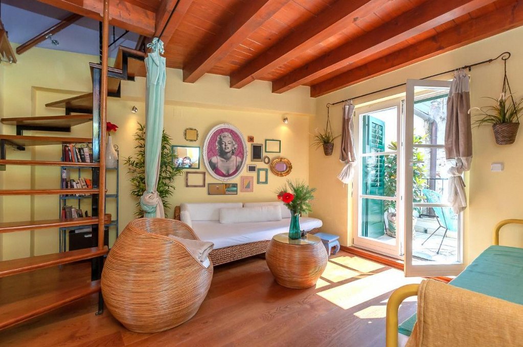 Buzza Apartments