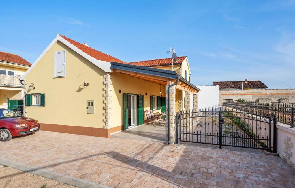 4 Bedroom Stunning Home in Vodice 2