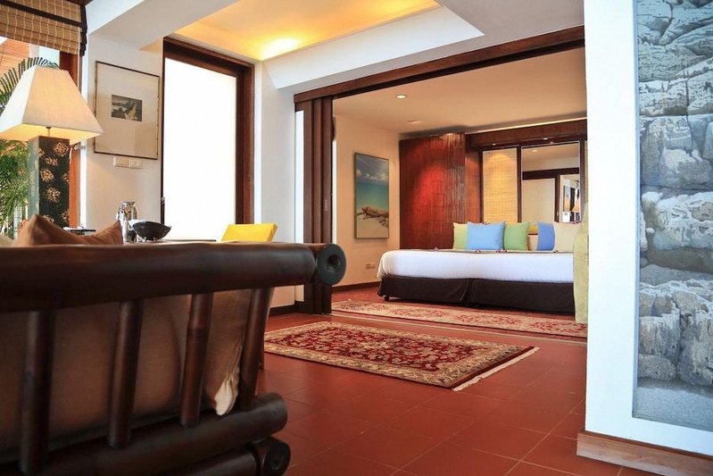 Mom Tri's Villa Royale Phuket (SHA PLUS+) 1
